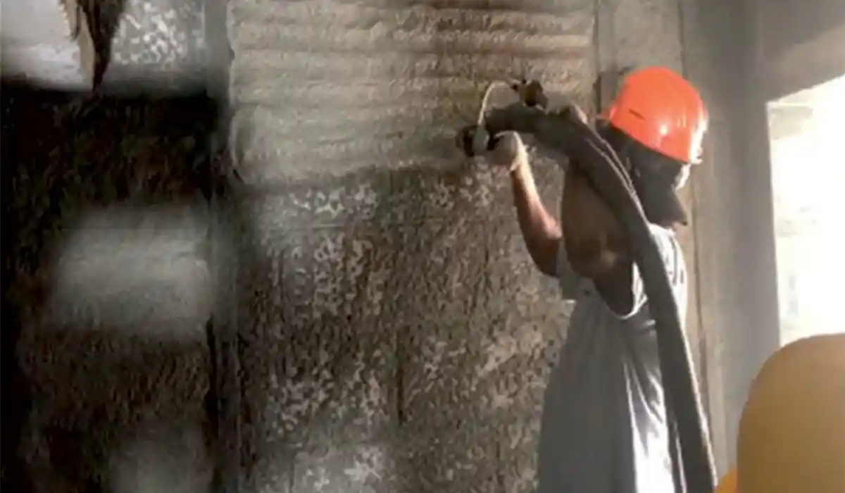 internal and external building wall by using spray plastering machine