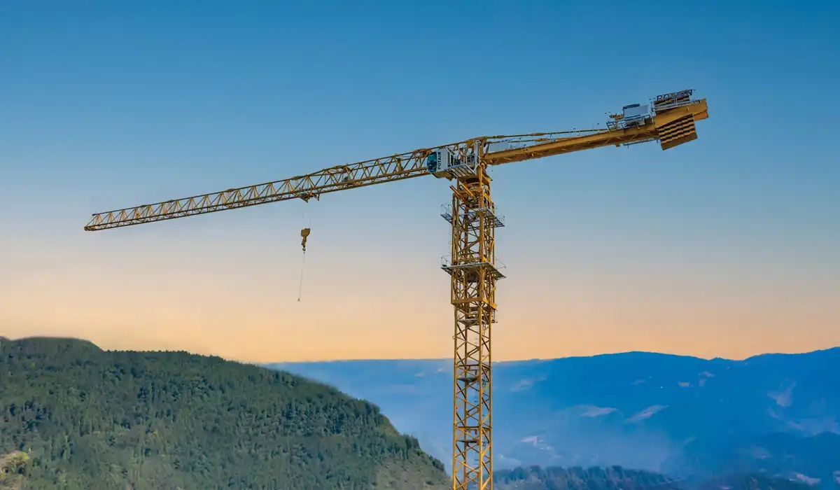 tower cranes across all capacities since 2022-end 